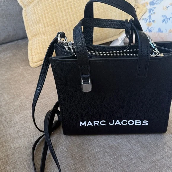 Marc Jacobs Black Crossbody Bag - Picture 3 of 3